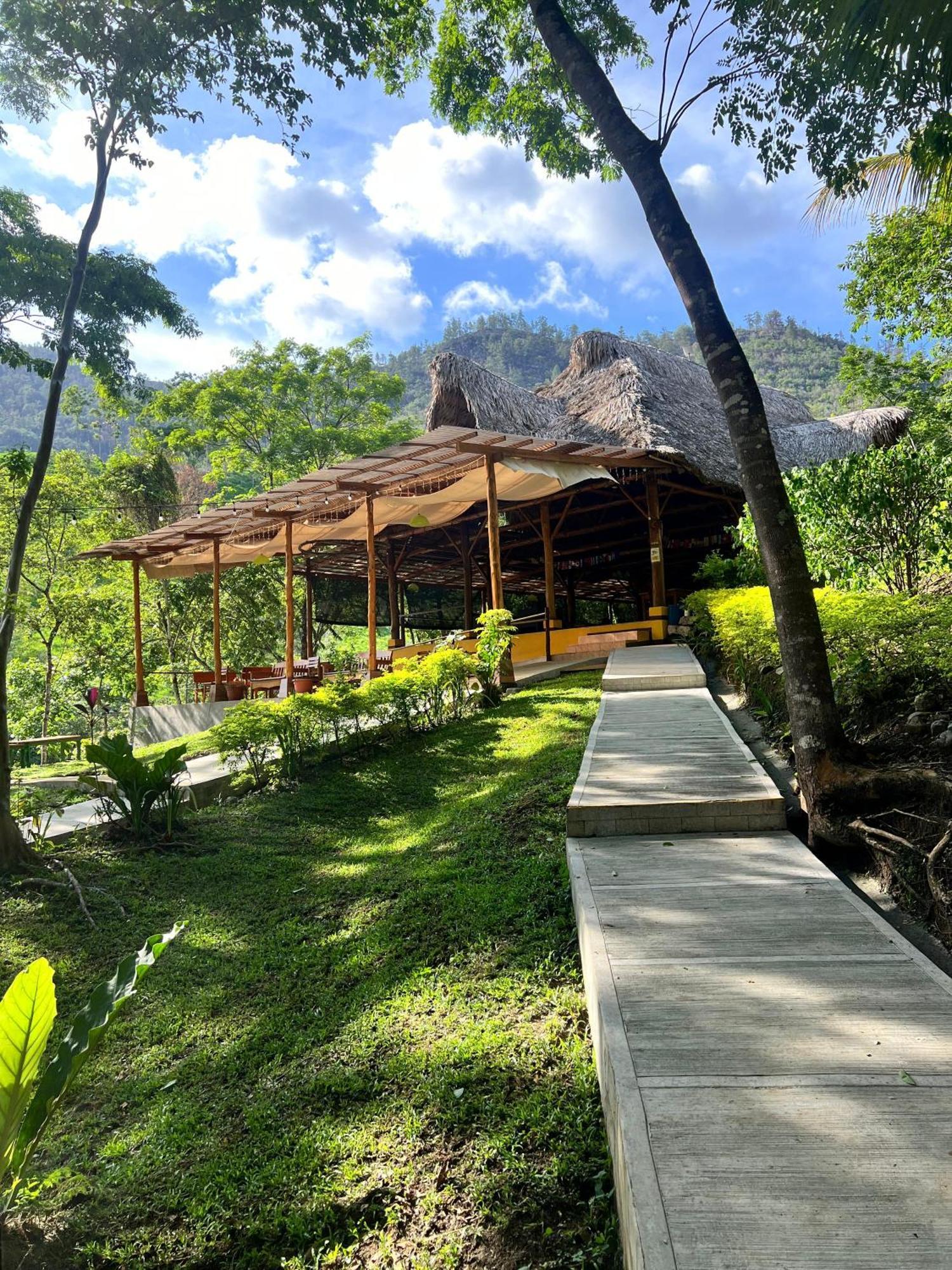 Ostello Oasis The Traveler Lanquín Esterno foto