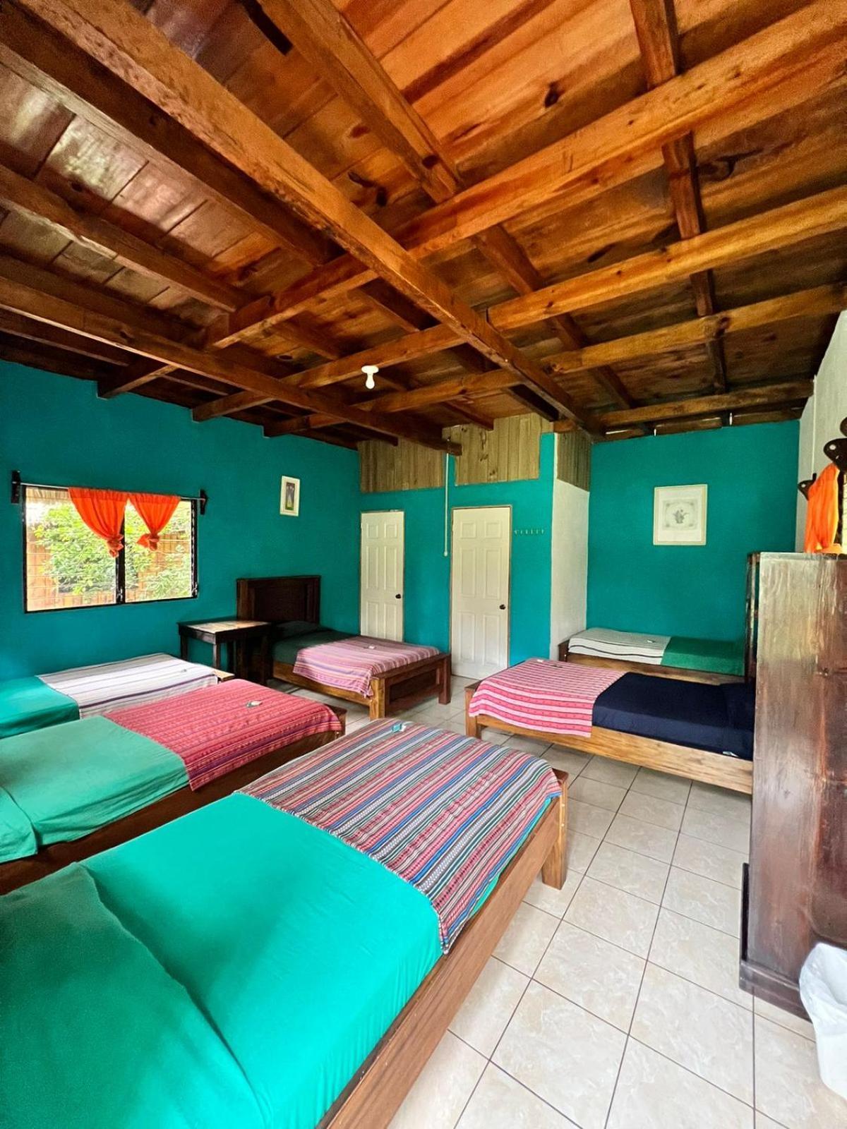 Ostello Oasis The Traveler Lanquín Esterno foto