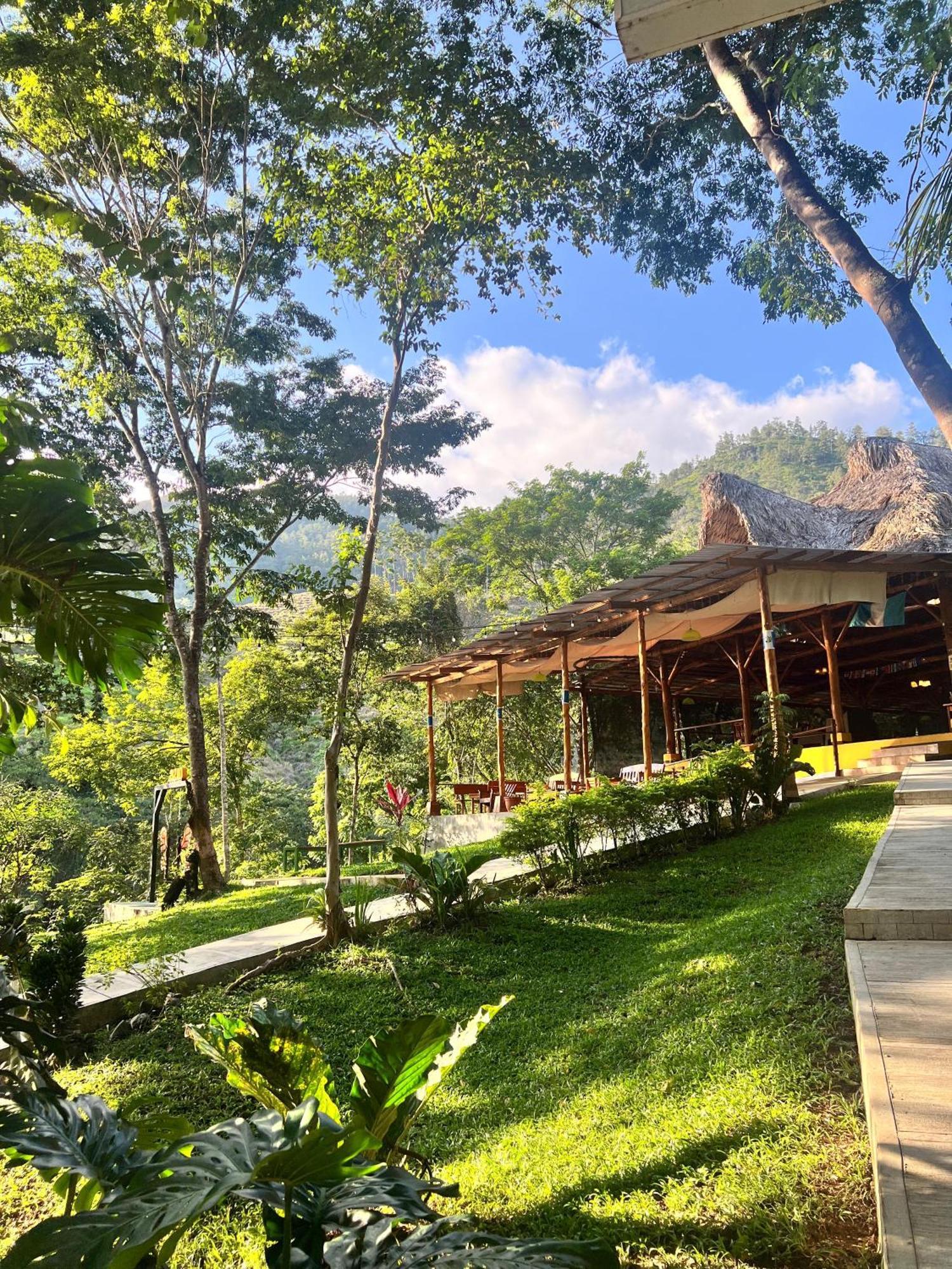 Ostello Oasis The Traveler Lanquín Esterno foto