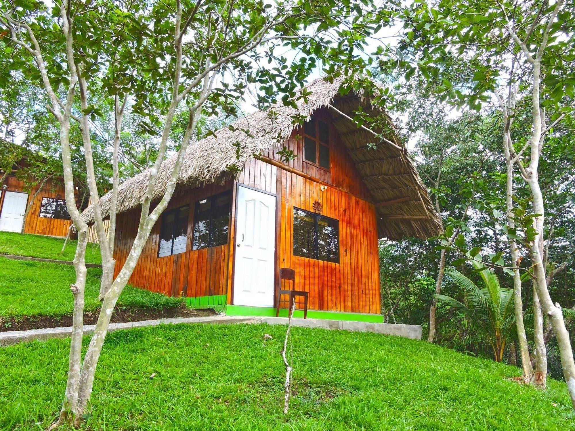 Ostello Oasis The Traveler Lanquín Esterno foto