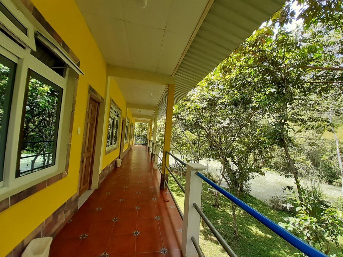 Ostello Oasis The Traveler Lanquín Esterno foto